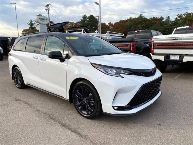 2023 Toyota Sienna XSE FWD photo