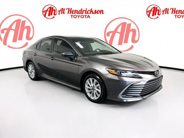 2023 Toyota Camry LE FWD photo