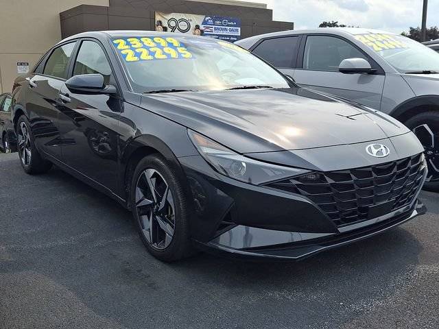 2023 Hyundai Elantra SEL FWD photo