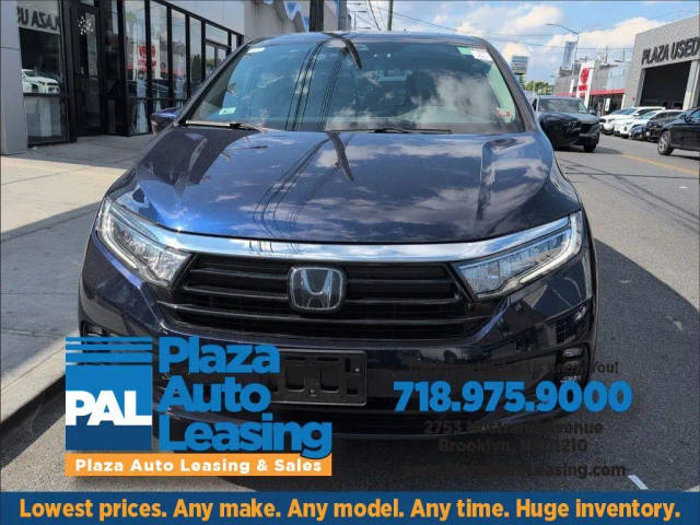 2023 Honda Odyssey Touring FWD photo