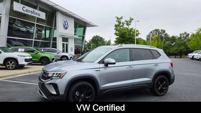 2023 Volkswagen Taos SE FWD photo