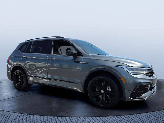 2023 Volkswagen Tiguan SE R-Line Black FWD photo