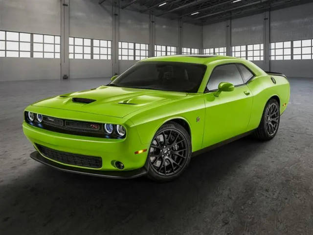 2023 Dodge Challenger SXT RWD photo