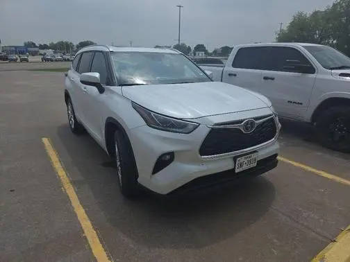 2023 Toyota Highlander Limited FWD photo