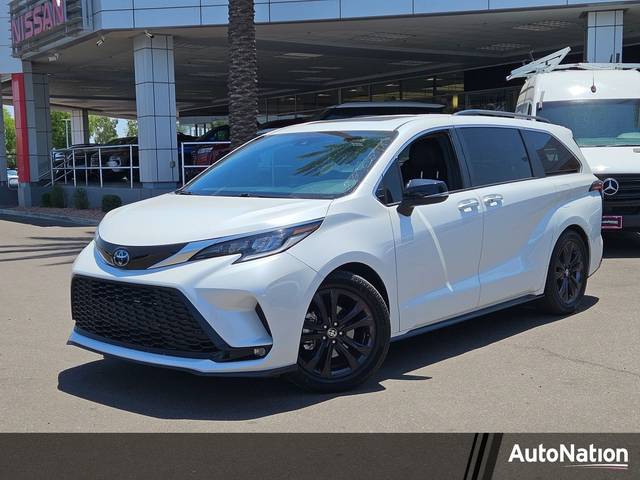 2023 Toyota Sienna XSE 25th Anniversary FWD photo