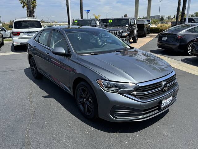 2023 Volkswagen Jetta SE FWD photo