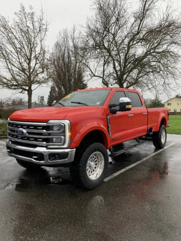 2023 Ford F-350 Super Duty LARIAT 4WD photo