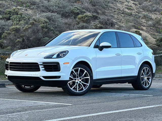 2023 Porsche Cayenne  AWD photo