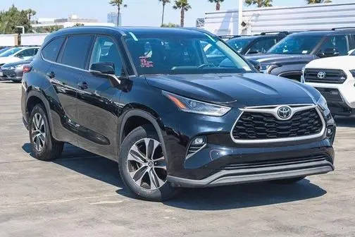 2021 Toyota Highlander XLE FWD photo