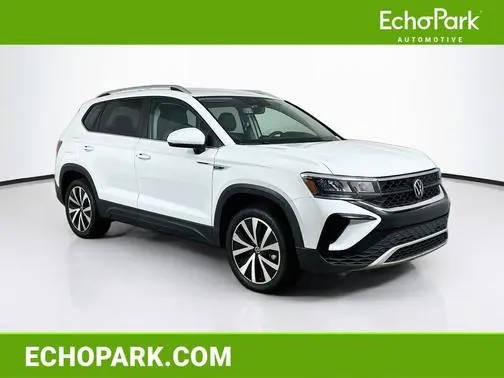 2023 Volkswagen Taos SE FWD photo