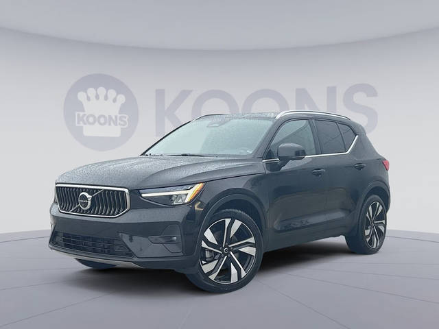 2023 Volvo XC40 Plus Bright Theme AWD photo