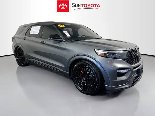 2023 Ford Explorer ST 4WD photo