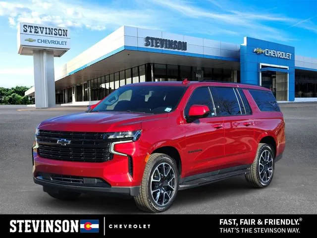 2023 Chevrolet Suburban RST 4WD photo