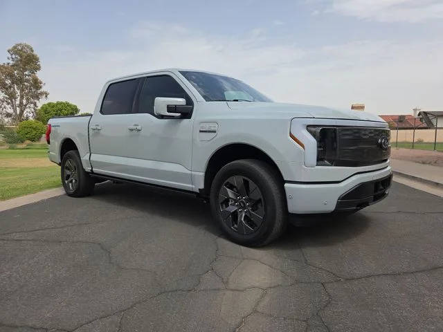 2023 Ford F-150 Lightning LARIAT AWD photo