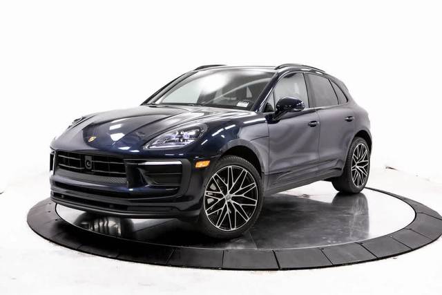 2023 Porsche Macan AWD photo