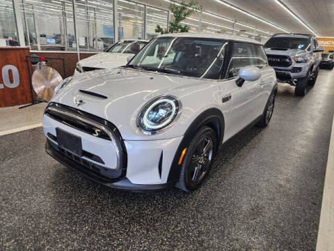 2022 MINI Hardtop 2 Door Cooper SE FWD photo