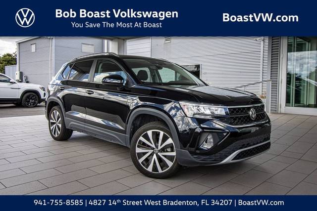 2023 Volkswagen Taos SE FWD photo