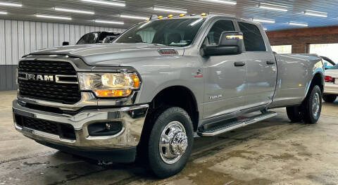 2023 Ram 3500 Big Horn 4WD photo