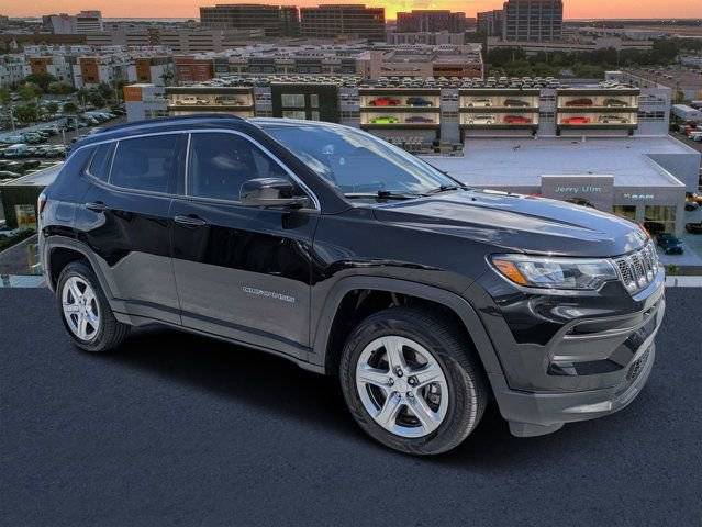 2023 Jeep Compass Latitude 4WD photo