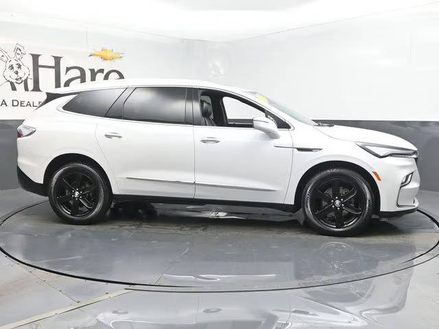 2023 Buick Enclave Essence FWD photo