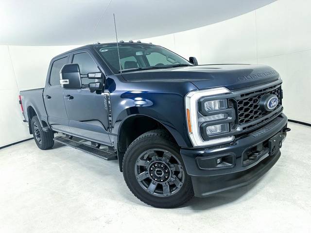 2023 Ford F-250 Super Duty LARIAT 4WD photo