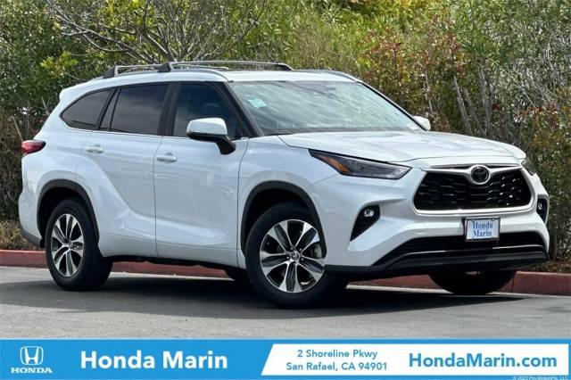 2023 Toyota Highlander XLE FWD photo