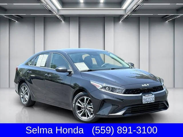 2023 Kia Forte LXS FWD photo