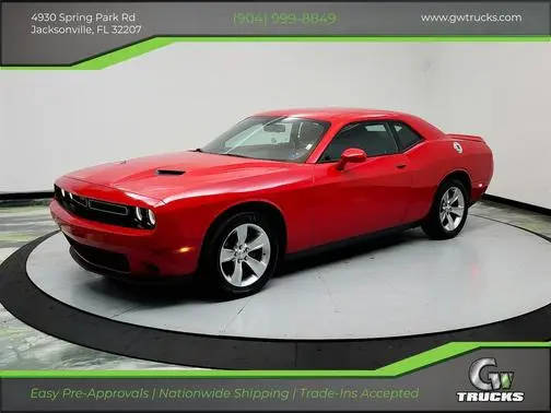 2021 Dodge Challenger SXT RWD photo