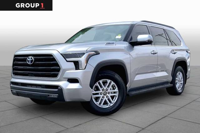 2023 Toyota Sequoia SR5 4WD photo
