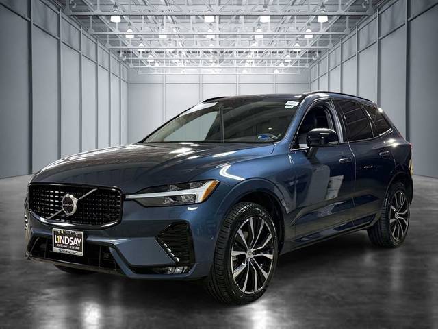 2023 Volvo XC60 Plus Dark Theme AWD photo