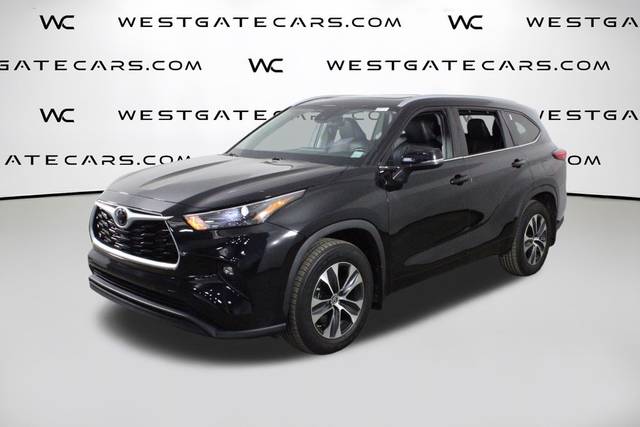 2023 Toyota Highlander XLE FWD photo