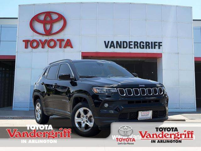 2023 Jeep Compass Latitude 4WD photo
