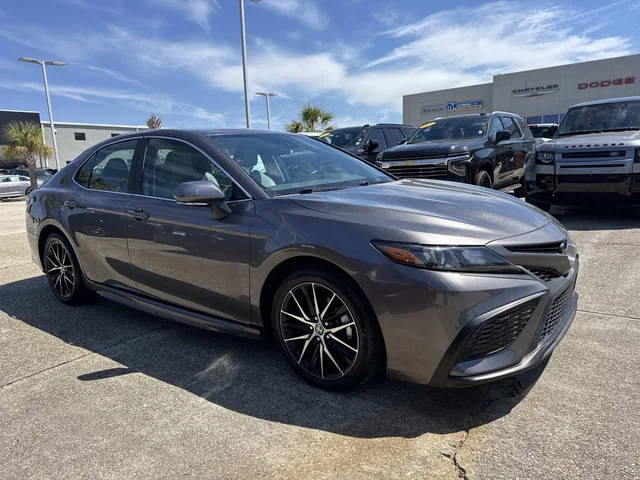 2023 Toyota Camry SE FWD photo
