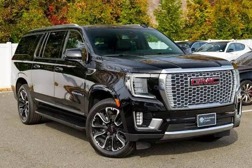 2022 GMC Yukon XL Denali 4WD photo