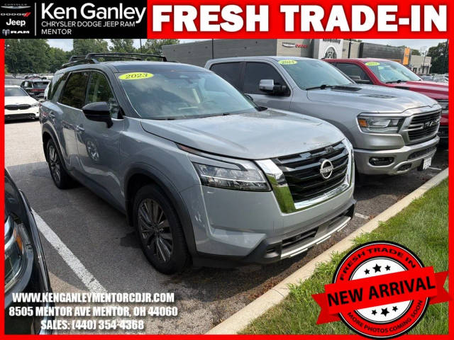 2023 Nissan Pathfinder SL 4WD photo