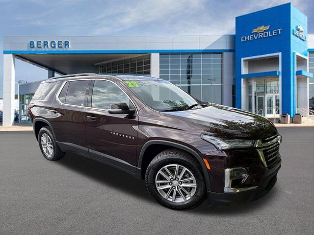 2023 Chevrolet Traverse LT Leather AWD photo
