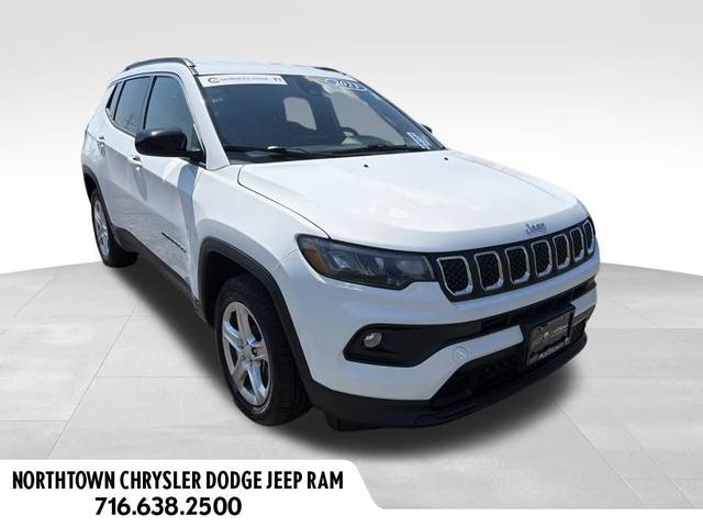 2023 Jeep Compass Latitude 4WD photo