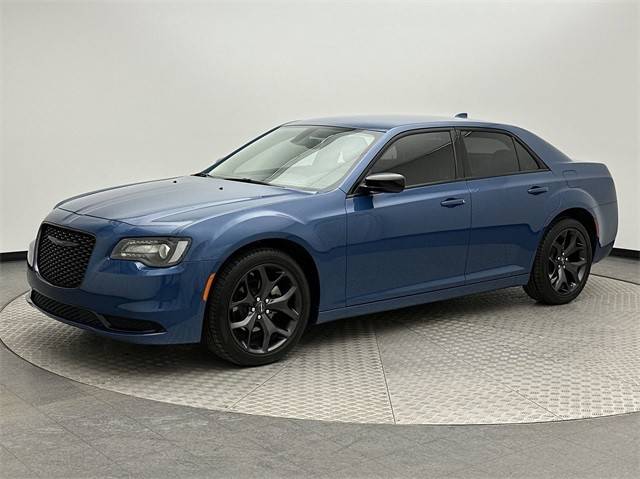 2023 Chrysler 300 Touring RWD photo