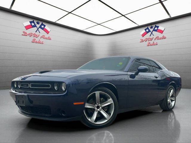 2015 Dodge Challenger SXT RWD photo