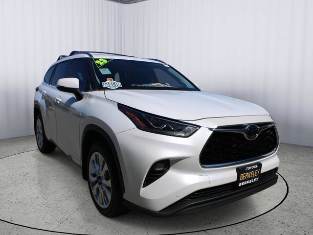 2023 Toyota Highlander Limited FWD photo