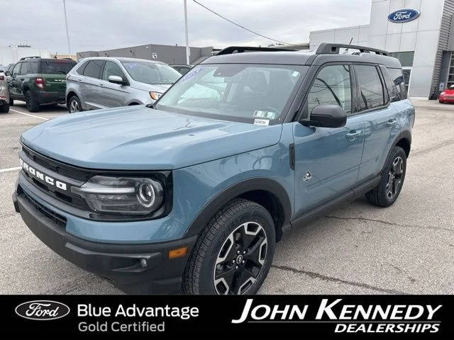 2023 Ford Bronco Sport Outer Banks 4WD photo