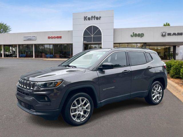 2023 Jeep Compass Latitude Lux 4WD photo