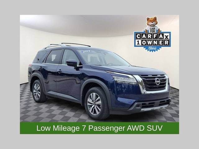 2023 Nissan Pathfinder SL 4WD photo