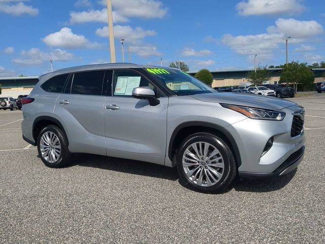 2023 Toyota Highlander Platinum FWD photo
