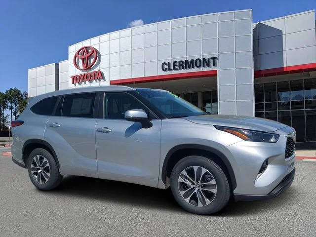 2023 Toyota Highlander XLE FWD photo