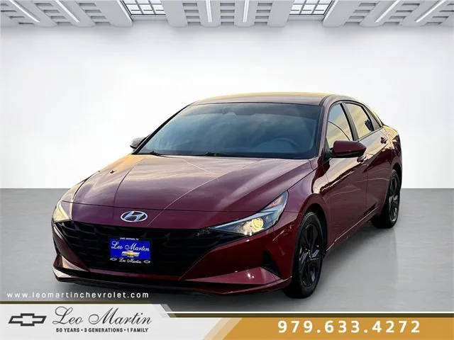 2023 Hyundai Elantra SEL FWD photo