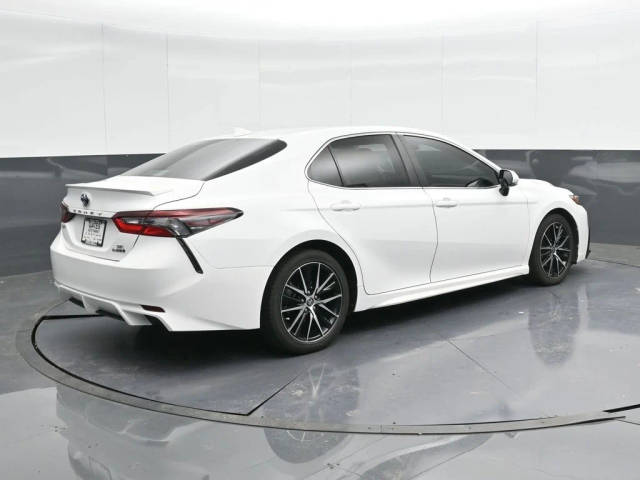 2022 Toyota Camry Hybrid SE FWD photo