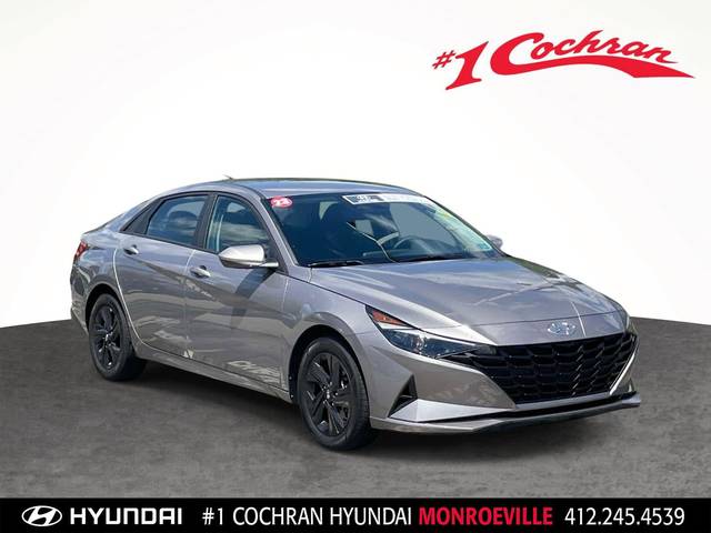 2023 Hyundai Elantra SEL FWD photo