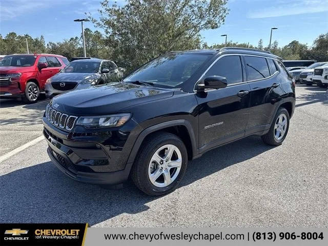 2023 Jeep Compass Latitude 4WD photo