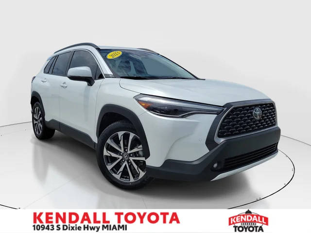 2023 Toyota Corolla Cross XLE AWD photo